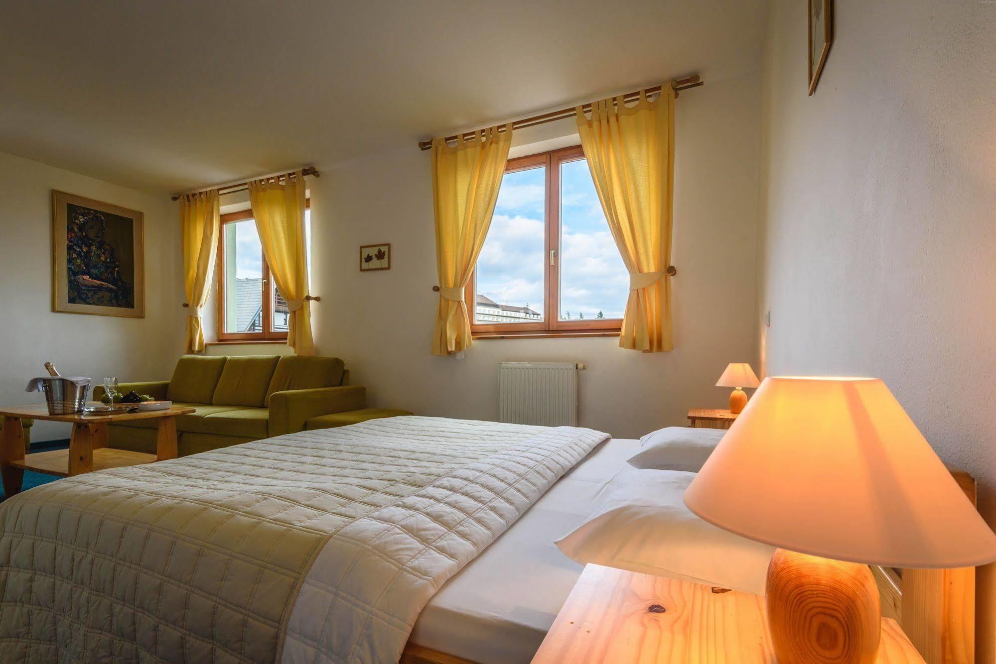 Hotel Villa Siesta Vysoke Tatry Exterior photo