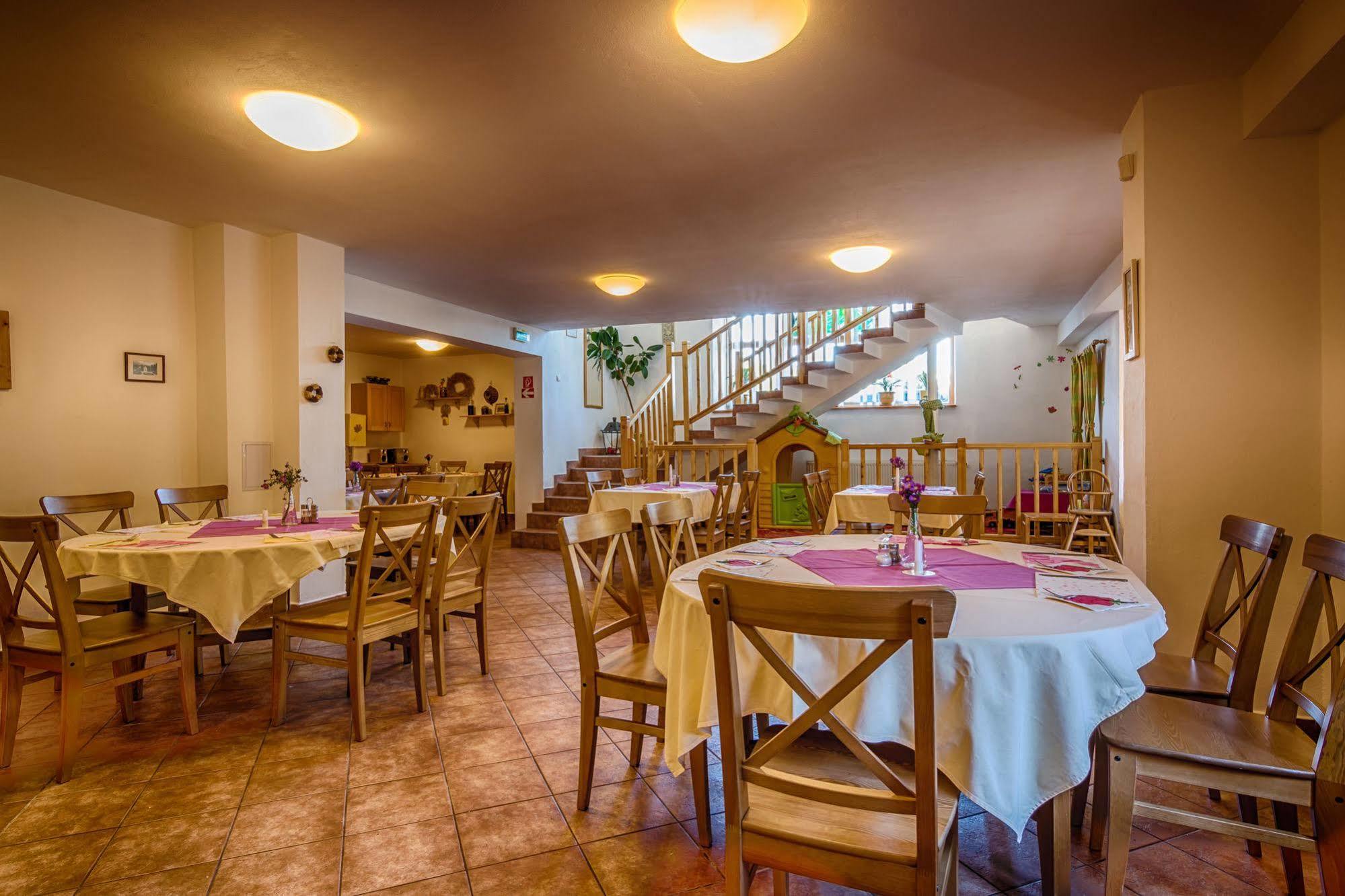 Hotel Villa Siesta Vysoke Tatry Exterior photo